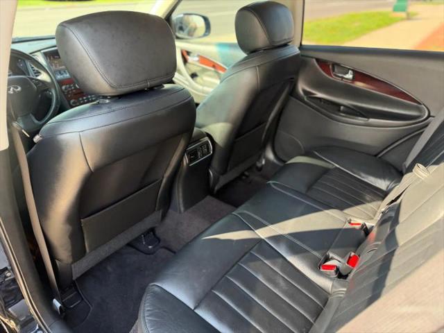 2016 INFINITI QX50 Base