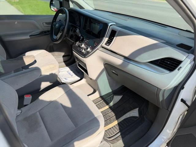 2017 Toyota Sienna L 7 Passenger