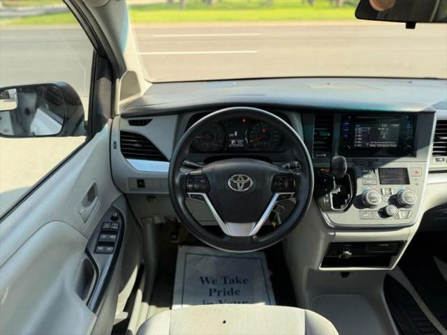 2017 Toyota Sienna L 7 Passenger