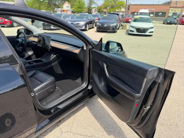 2022 Tesla Model Y Long Range Dual Motor All-Wheel Drive