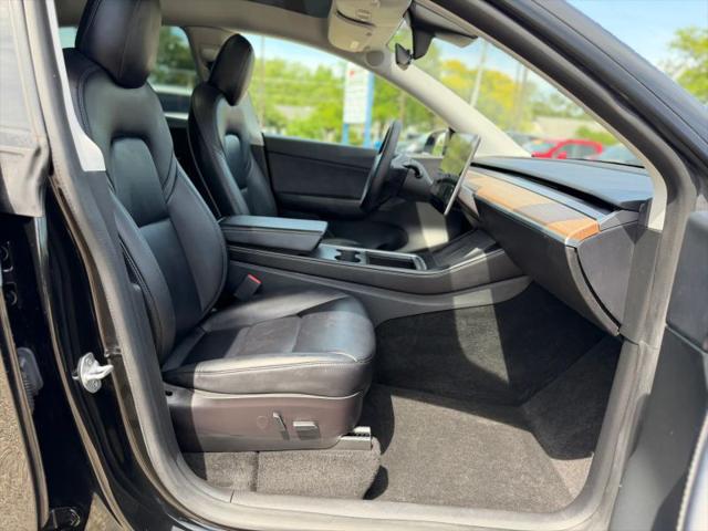 2022 Tesla Model Y Long Range Dual Motor All-Wheel Drive
