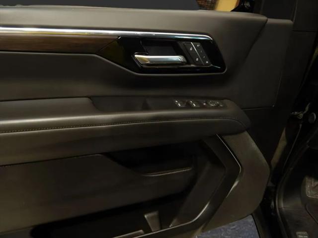 2025 Chevrolet Suburban 4WD Z71