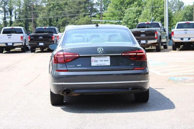 2017 Volkswagen Passat 1.8T R-Line