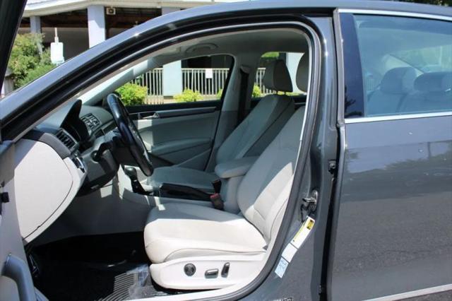 2017 Volkswagen Passat 1.8T R-Line