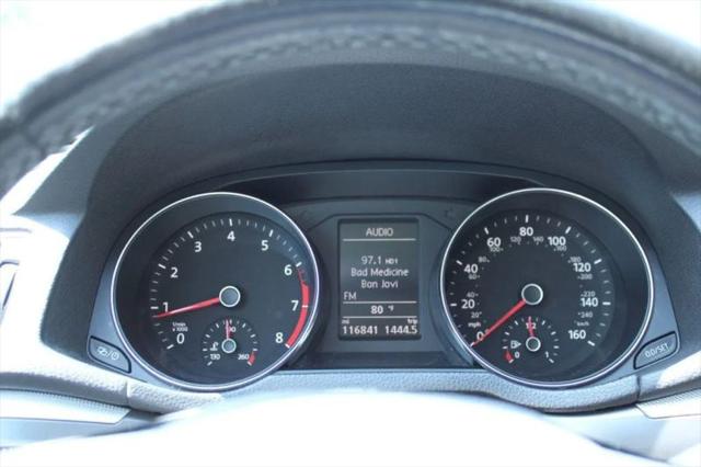 2017 Volkswagen Passat 1.8T R-Line