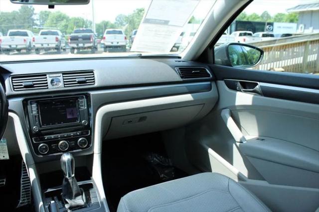 2017 Volkswagen Passat 1.8T R-Line