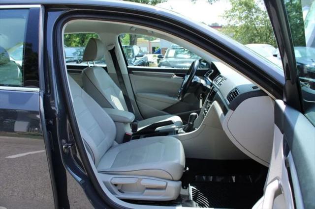 2017 Volkswagen Passat 1.8T R-Line