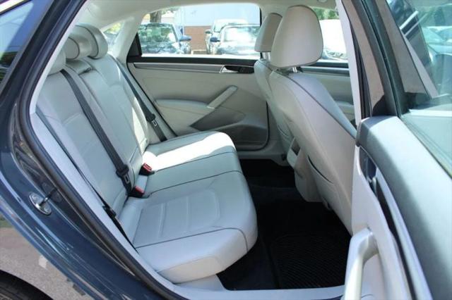 2017 Volkswagen Passat 1.8T R-Line