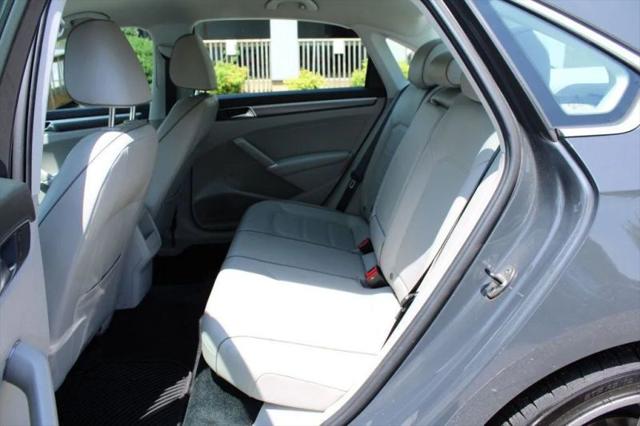 2017 Volkswagen Passat 1.8T R-Line