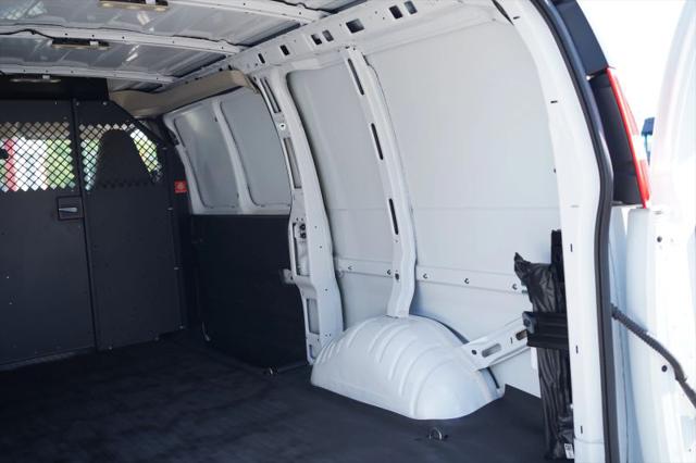 2025 Chevrolet Express Cargo Van RWD 2500 Regular Wheelbase WT