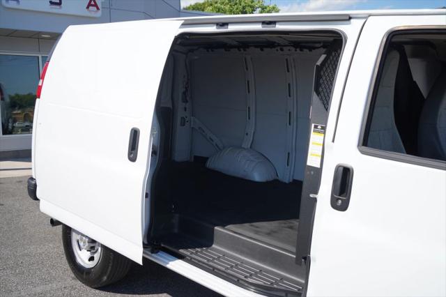 2025 Chevrolet Express Cargo Van RWD 2500 Regular Wheelbase WT