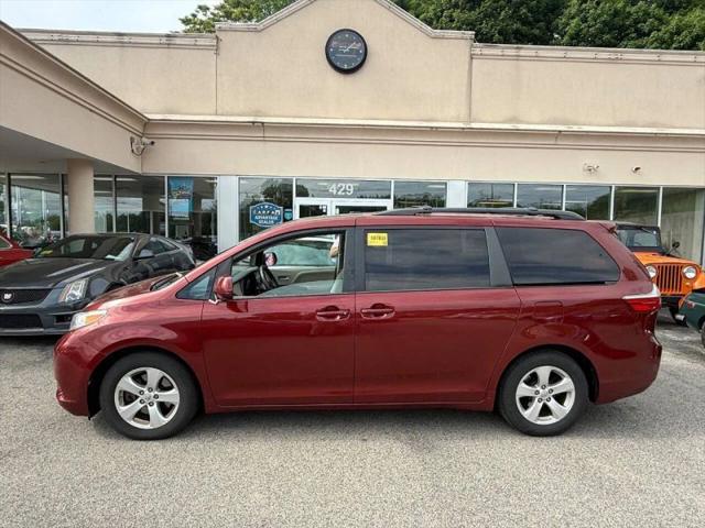 2016 Toyota Sienna LE 7 Passenger