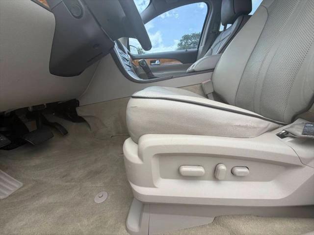2011 Lincoln MKX Base