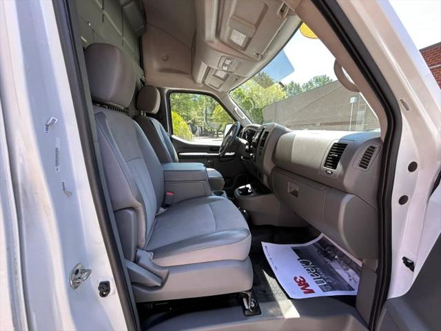 2021 Nissan 3500 SL High Roof V8