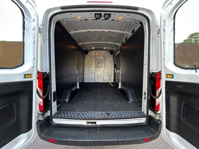 2015 Ford Transit Medium Roof w/Sliding Side Door w/LWB