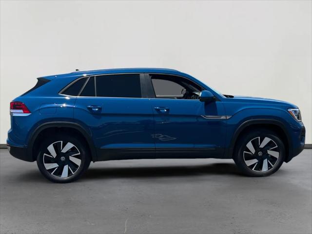 2026 Volkswagen Atlas Cross Sport SE with Technology