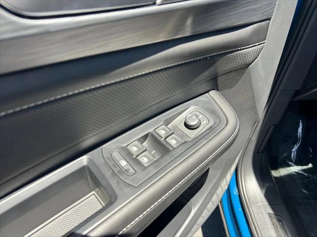 2026 Volkswagen Atlas Cross Sport SE with Technology