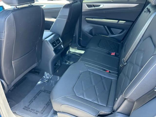 2026 Volkswagen Atlas Cross Sport SE with Technology