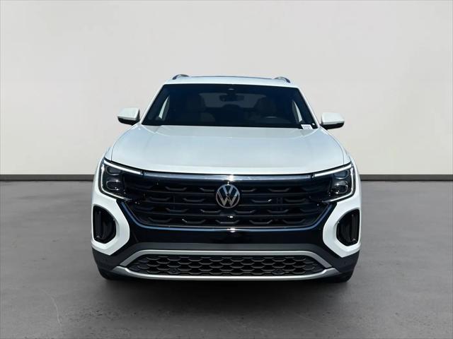 2026 Volkswagen Atlas Cross Sport SE with Technology