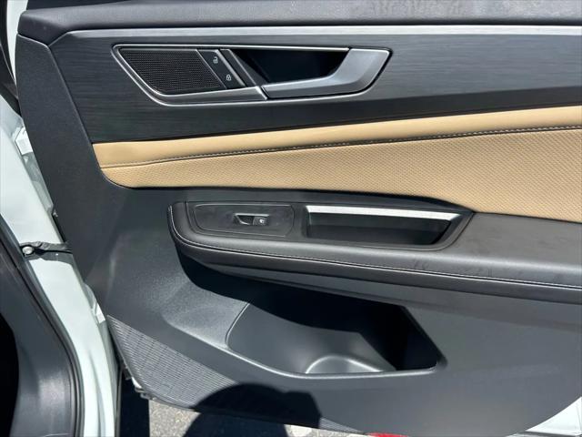 2026 Volkswagen Atlas Cross Sport SE with Technology