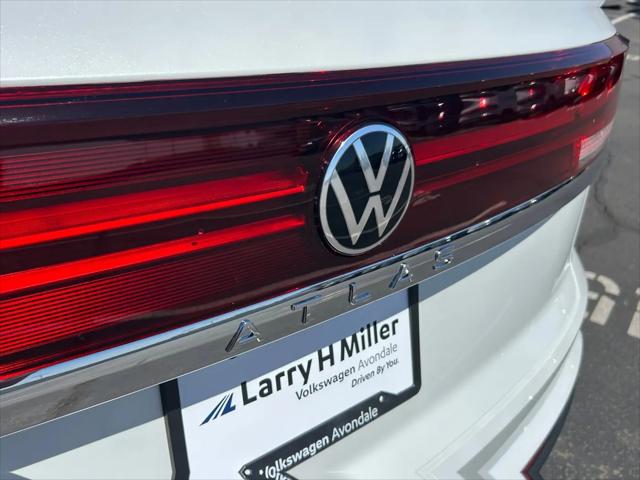 2026 Volkswagen Atlas Cross Sport SE with Technology