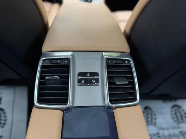 2013 Porsche Panamera 4