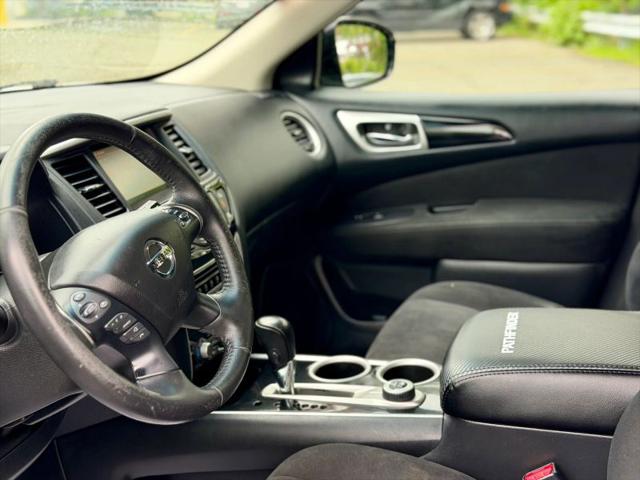 2015 Nissan Pathfinder SV