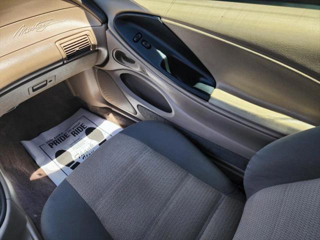 2004 Ford Mustang Base
