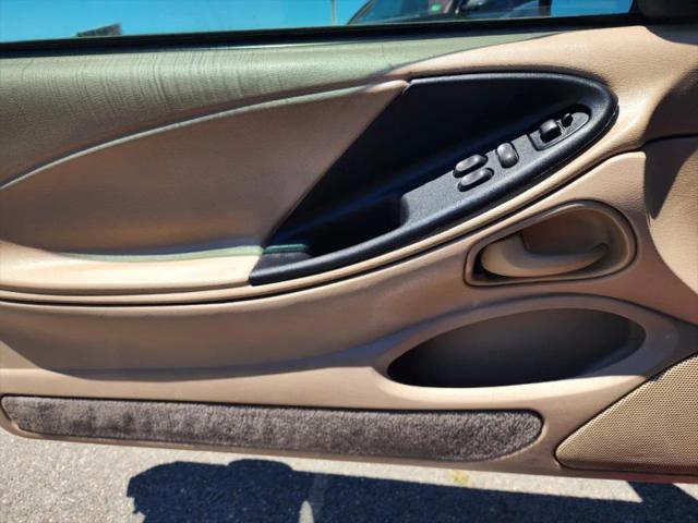 2004 Ford Mustang Base