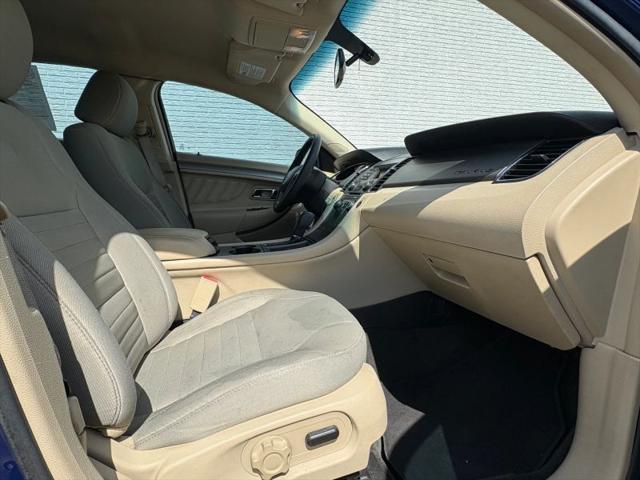 2013 Ford Taurus SE
