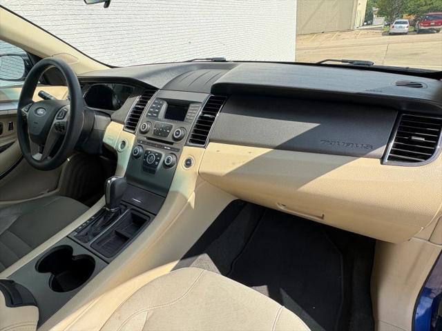 2013 Ford Taurus SE