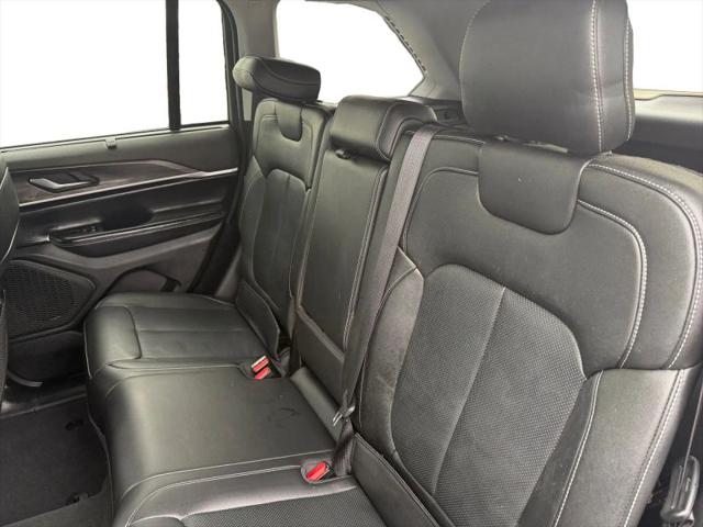 2023 Jeep Grand Cherokee Limited 4x2