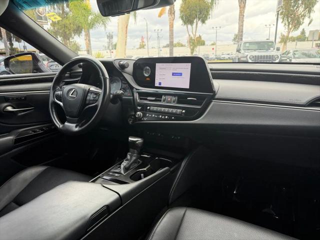 2024 Lexus ES 300h 300h