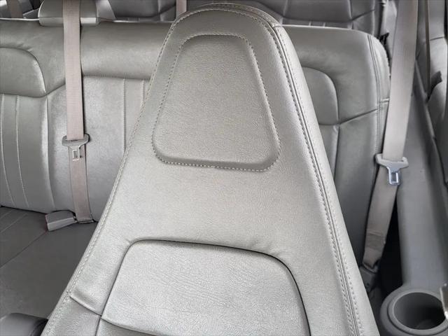 2023 Chevrolet Express Passenger RWD 3500 Regular Wheelbase LS