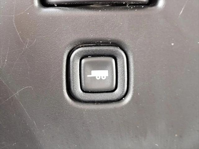 2023 Chevrolet Express Passenger RWD 3500 Regular Wheelbase LS