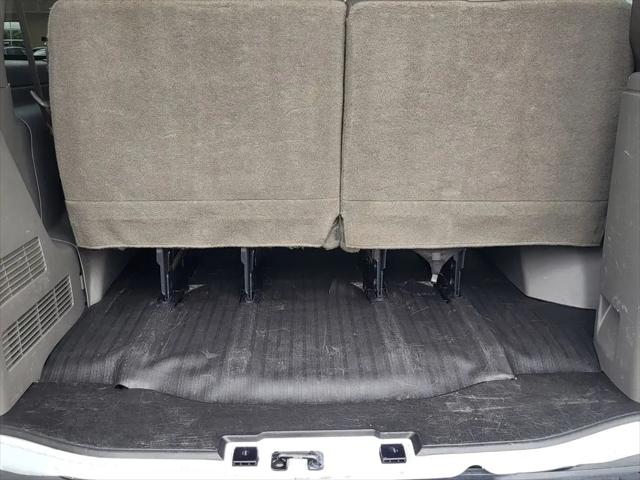 2023 Chevrolet Express Passenger RWD 3500 Regular Wheelbase LS
