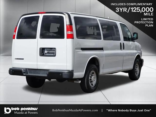2023 Chevrolet Express Passenger RWD 3500 Regular Wheelbase LS