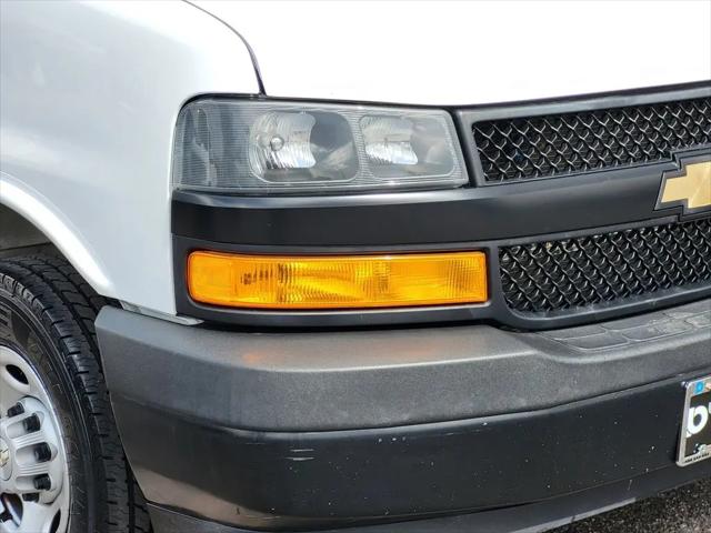 2023 Chevrolet Express Passenger RWD 3500 Regular Wheelbase LS
