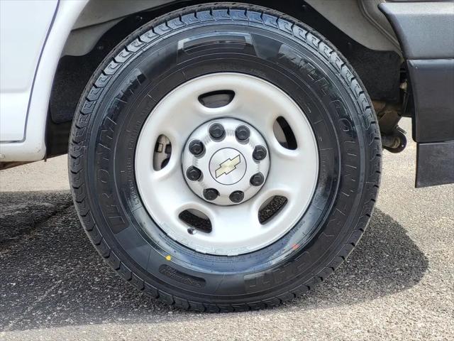 2023 Chevrolet Express Passenger RWD 3500 Regular Wheelbase LS