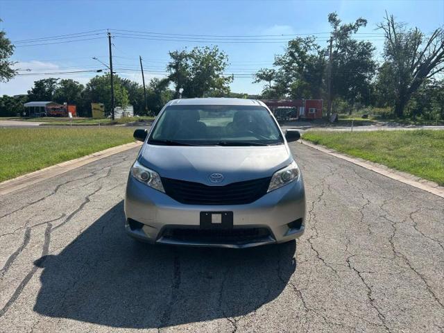 2012 Toyota Sienna LE 8 Passenger