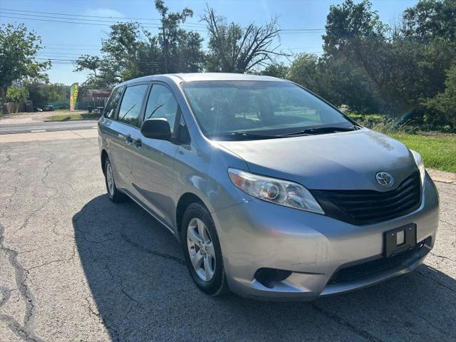 2012 Toyota Sienna LE 8 Passenger