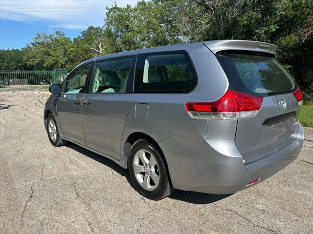 2012 Toyota Sienna LE 8 Passenger