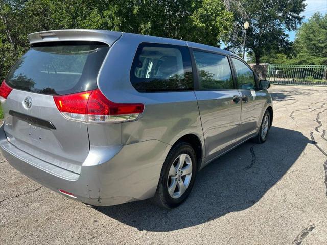 2012 Toyota Sienna LE 8 Passenger