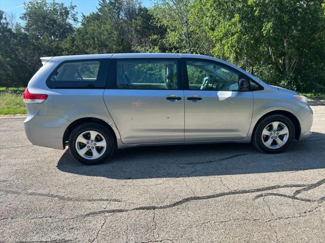2012 Toyota Sienna LE 8 Passenger