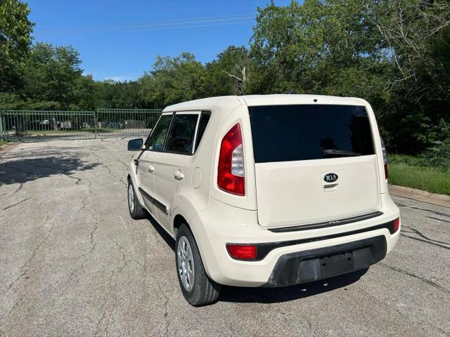 2013 Kia Soul Base
