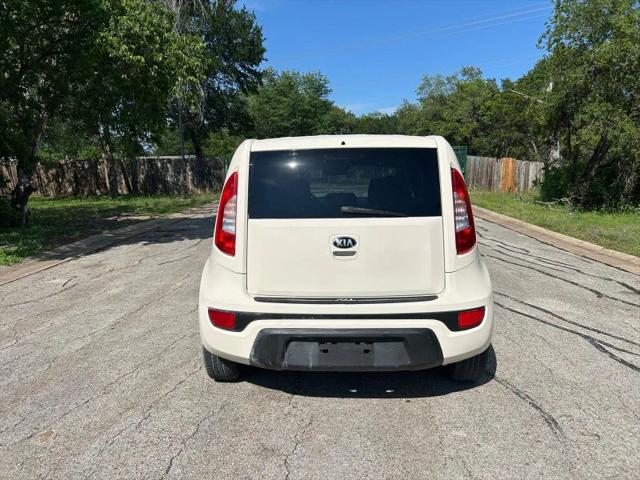2013 Kia Soul Base