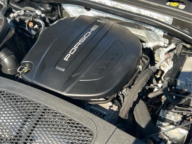 2021 Porsche Macan Base