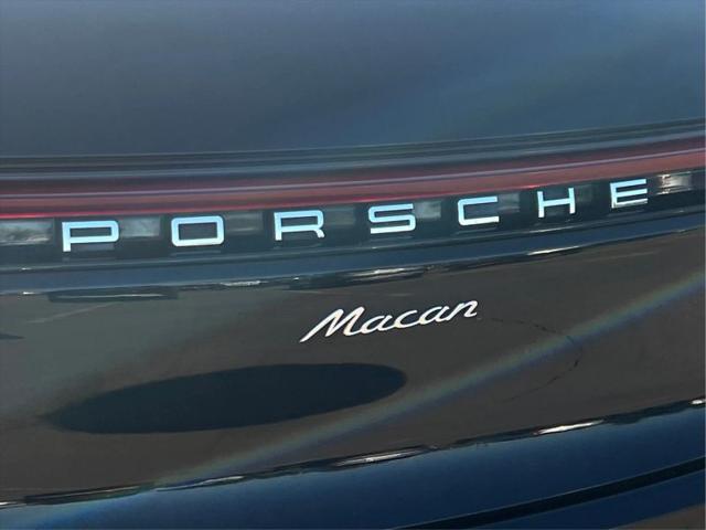 2021 Porsche Macan Base