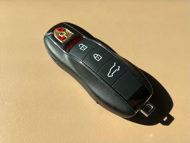 2021 Porsche Macan Base
