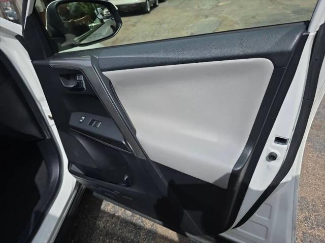 2016 Toyota RAV4 Hybrid XLE